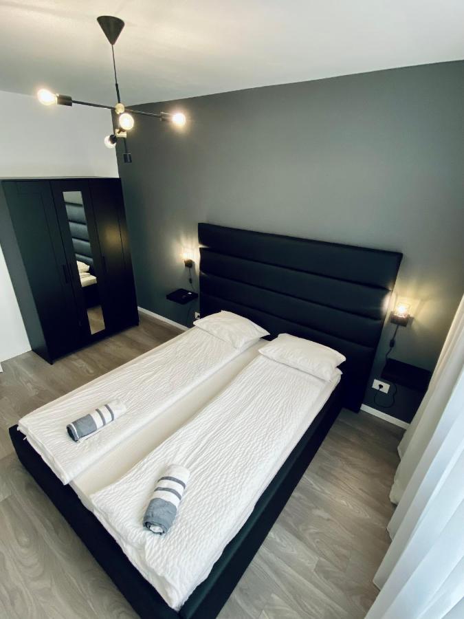 Happyhome Central Deluxe Apartments Nagyvárad Kültér fotó