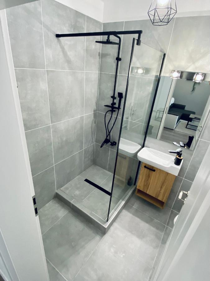 Happyhome Central Deluxe Apartments Nagyvárad Kültér fotó