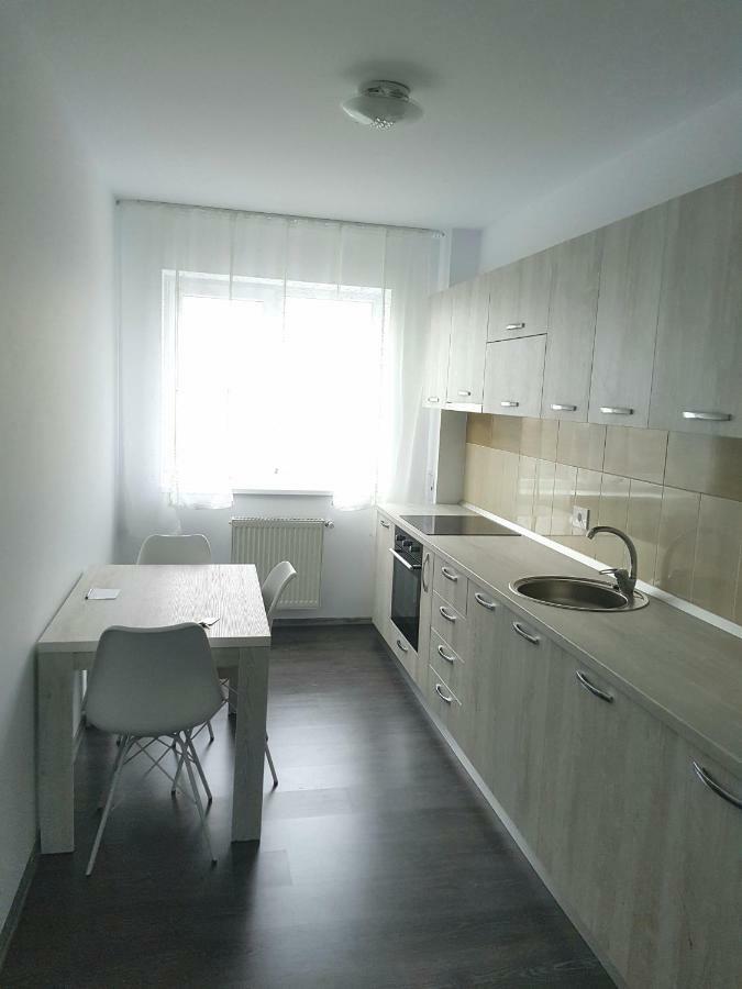 Happyhome Central Deluxe Apartments Nagyvárad Kültér fotó