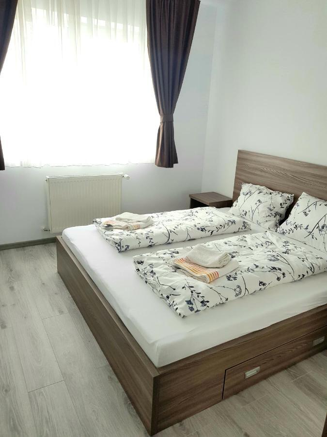 Happyhome Central Deluxe Apartments Nagyvárad Kültér fotó